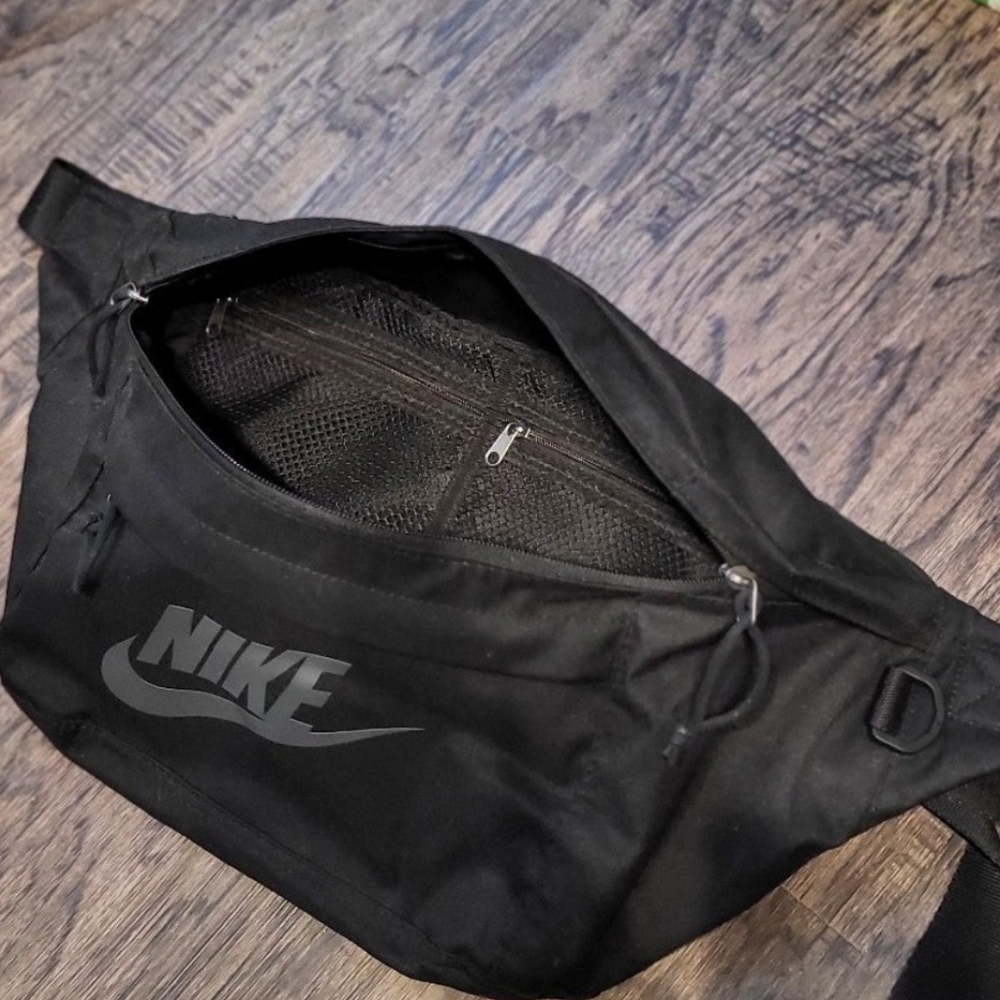 Nike Travel bag - Picture 2 of 4